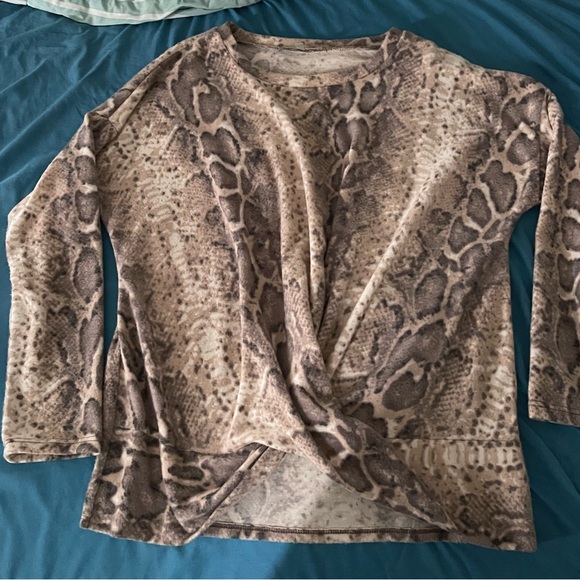 Long Sleeve Snake Skin Print Top - Picture 2 of 4